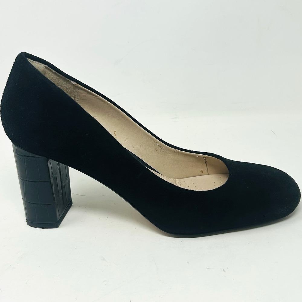 Clarks Black Suede Pumps 9.5 Classic Business Dressy Round Toe 3" Heels